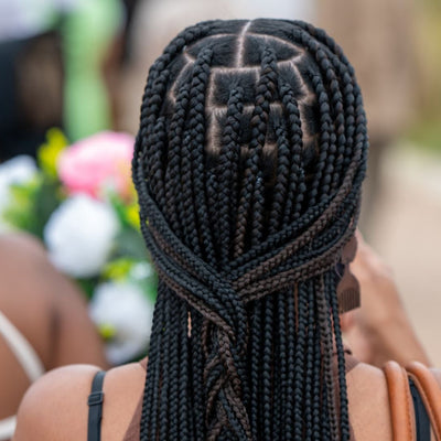 Tresses et nattes africaines : idéales en cas de forte chaleur
