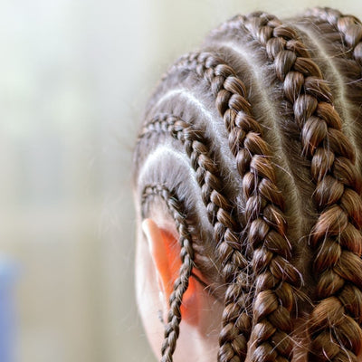 Les tresses au fil, la coiffure protectrice idéale pour la pousse des cheveux