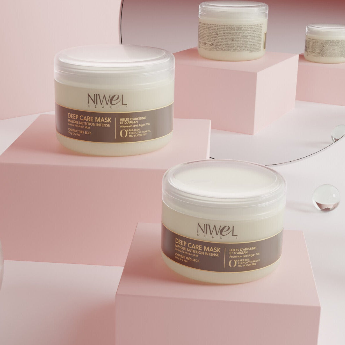 visuel lifestyle représentant deux masques nutrition intense avec un miroir en fond